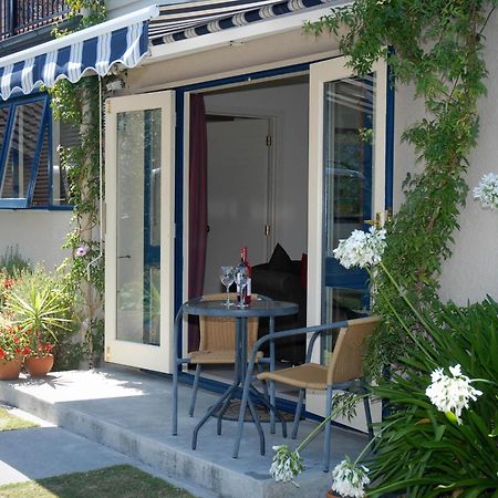 The Village Apartment, Just Steps To The Village Shops, Bars And Restaurants Havelock North Buitenkant foto