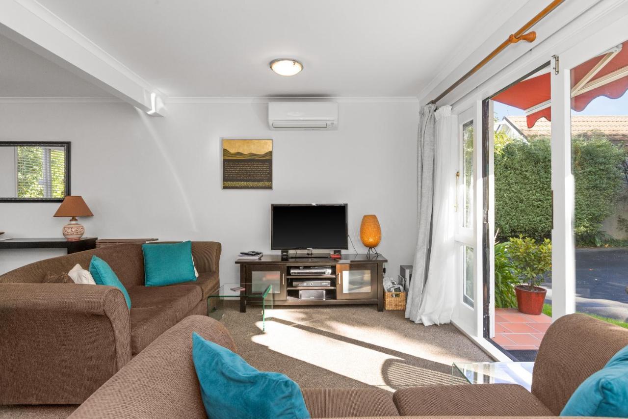 The Village Apartment, Just Steps To The Village Shops, Bars And Restaurants Havelock North Buitenkant foto
