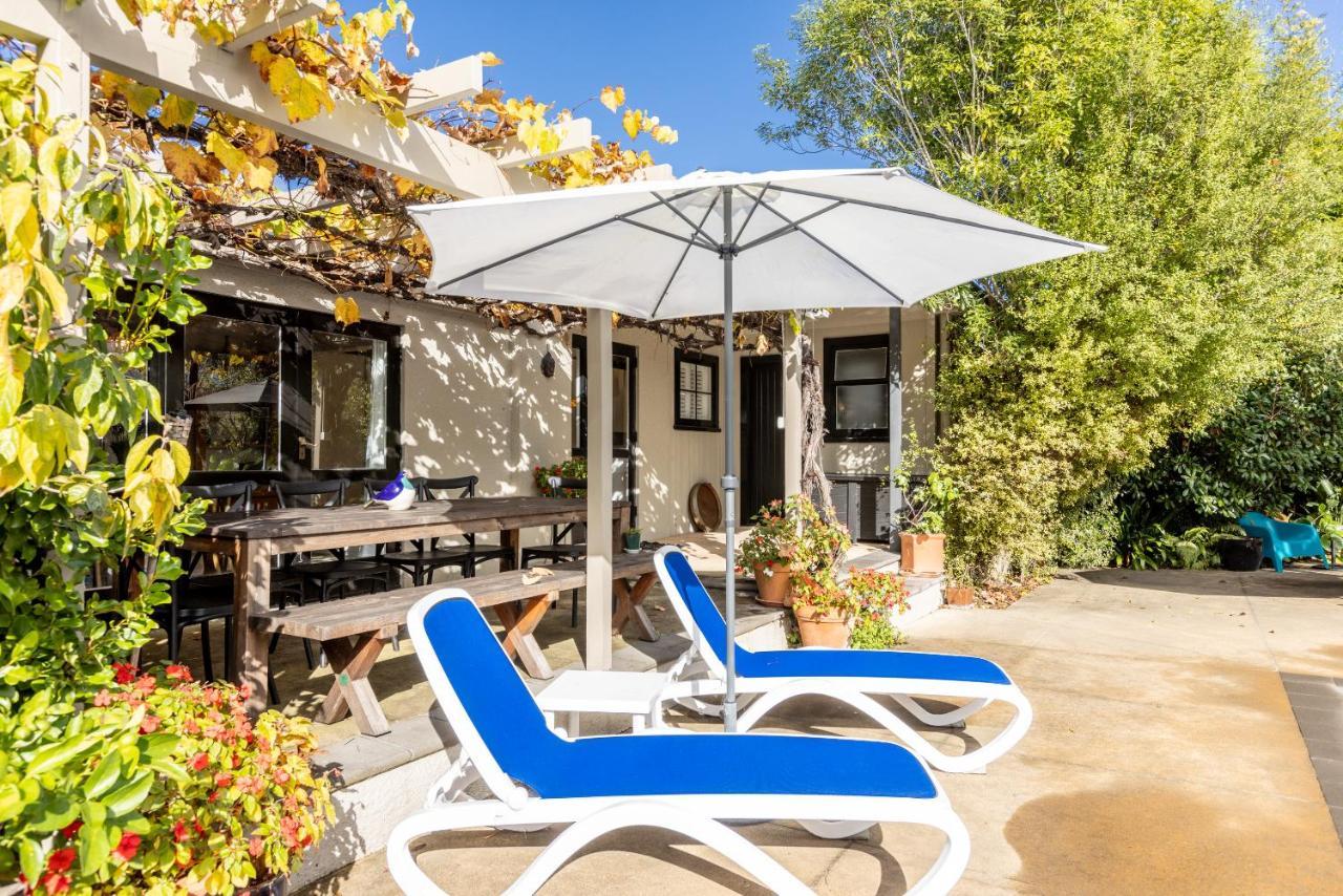 The Village Apartment, Just Steps To The Village Shops, Bars And Restaurants Havelock North Buitenkant foto